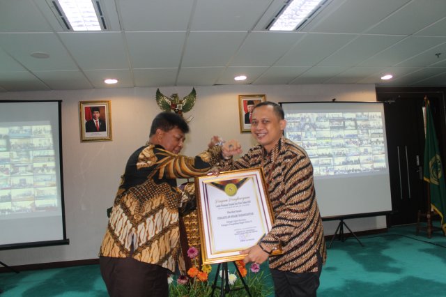 Penyerahan Sertifikat 08-08-2020